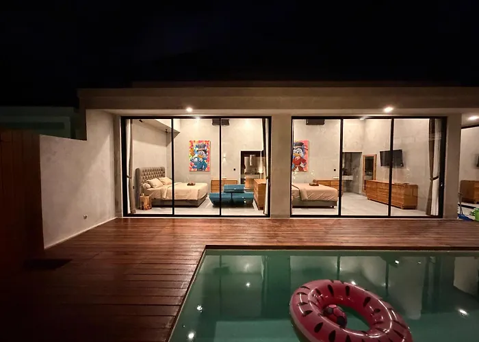 Donald Villa *